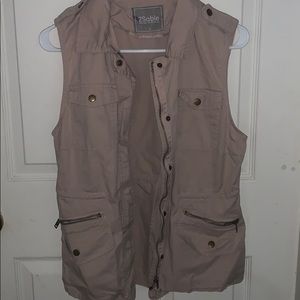 Cute dusty rose boutique vest